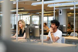Studierende am PC