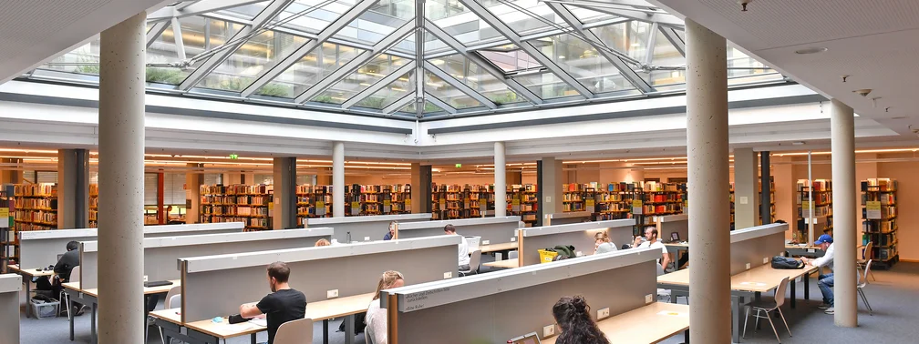 Glasdach in der Bereichsbibliothek Wirtschafts- und Sozialwissenschaften der SUB Göttingen
